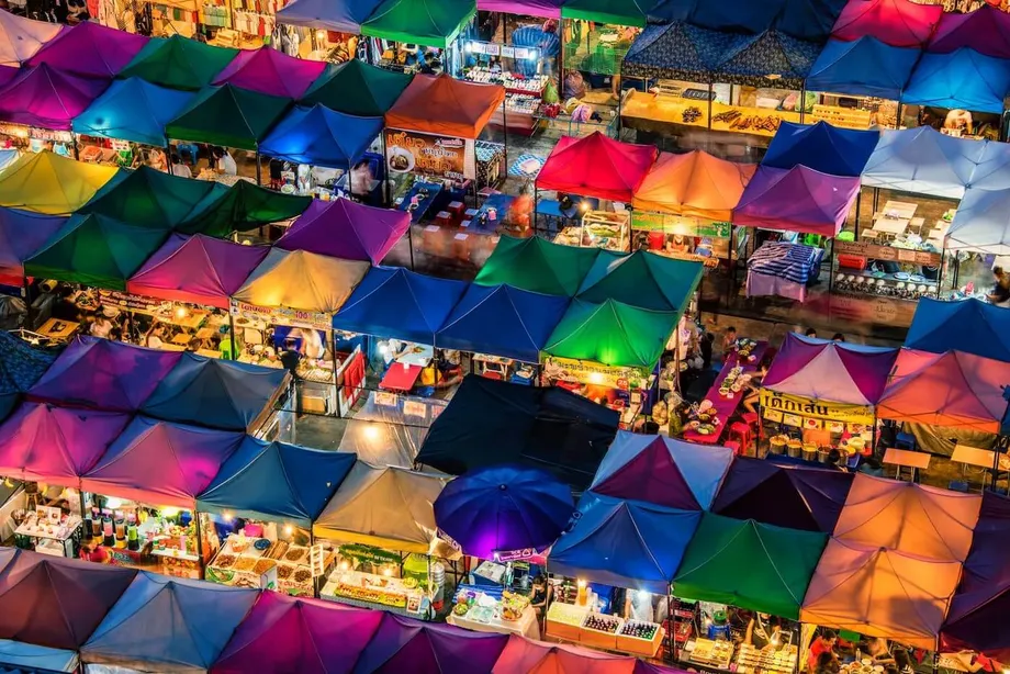タイの暗黙のルール：旅行者のための文化的マナーガイド