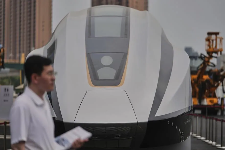中国高速鉄道、巨額債務に直面する技術の粋