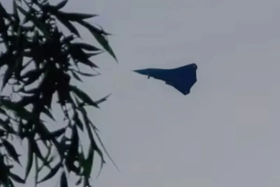 中国の新型ステルス機、第6世代戦闘機の開発競争で米国の航空優勢に新たな挑戦