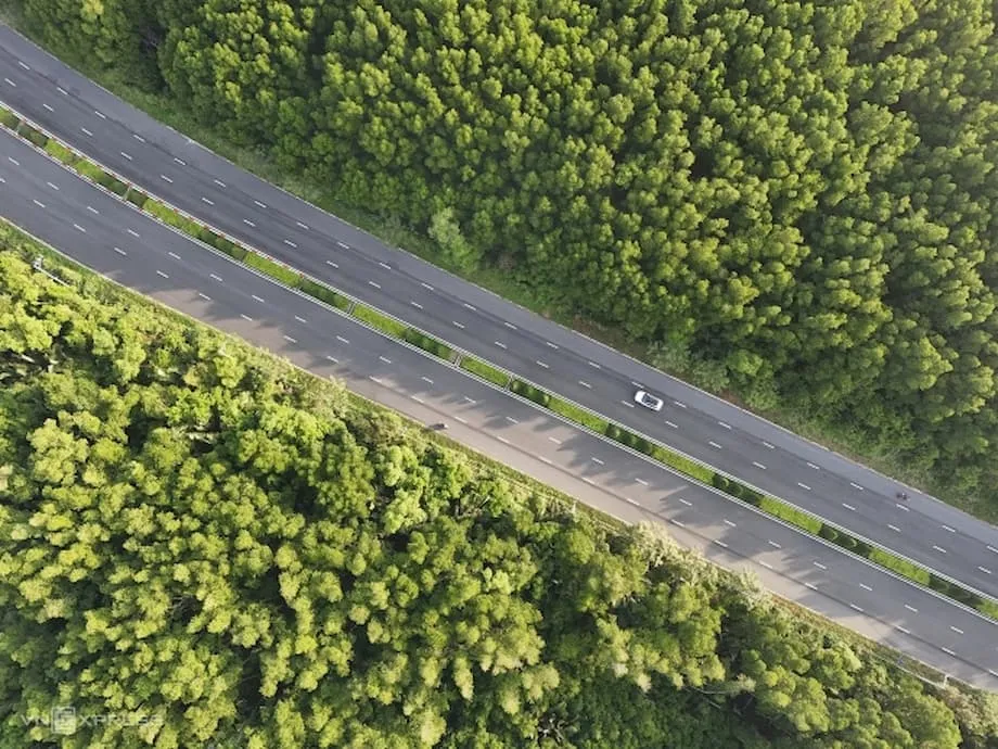 カンザーの大胆な計画：電動バイクへの移行を全額補助し、より環境に優しい未来へ