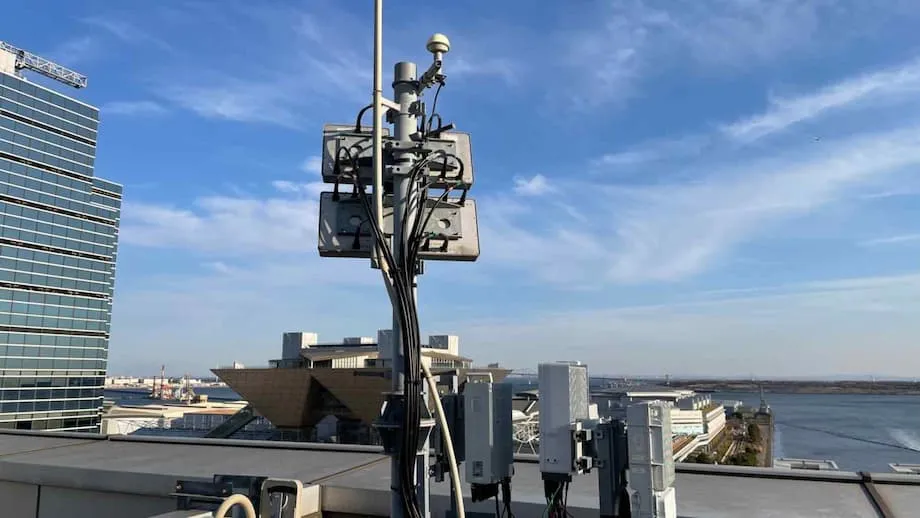 日本、国産無線基地局技術の強化へ：安全保障、競争力、世界の5G競争