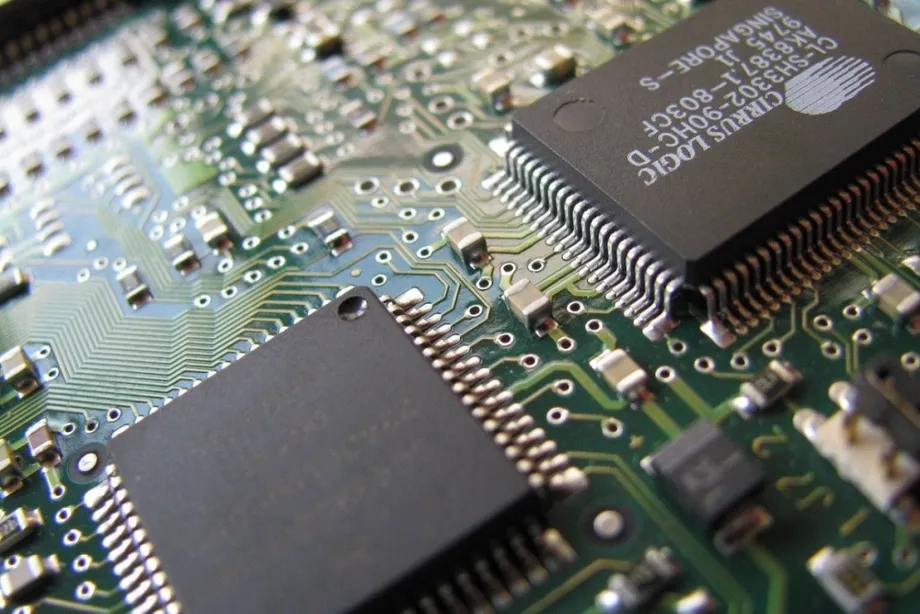 半導体製造で新たな道を切り開く日印、レガシー製品の生産移管でサプライチェーンを強化