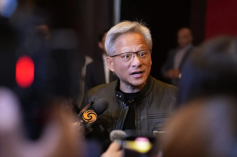 NVIDIAが輸出規制に直面する中、中国のカンブリコンが急伸　半導体戦争が世界のAI競争をどう変えるのか