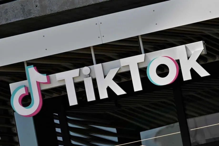 有害投稿や警察の捜査への対応の遅さを理由に、マレーシアがTikTokとMetaを召喚