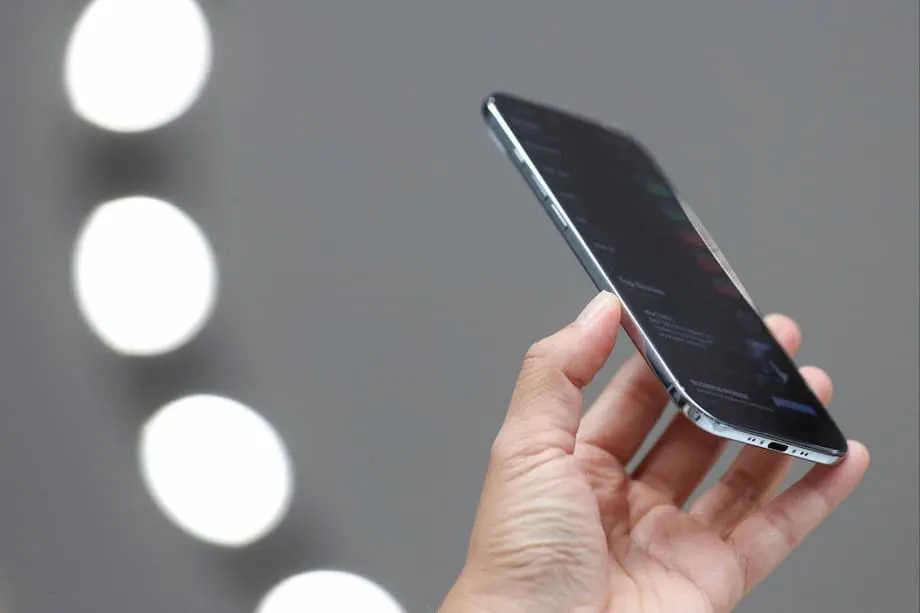 Apple、中国でのiPhone Air発売を延期、eSIMの承認待ち