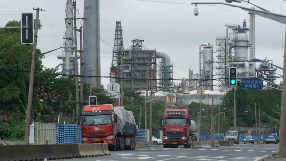中国の石油化学製品の供給過剰、日本の樹脂事業再編を促す