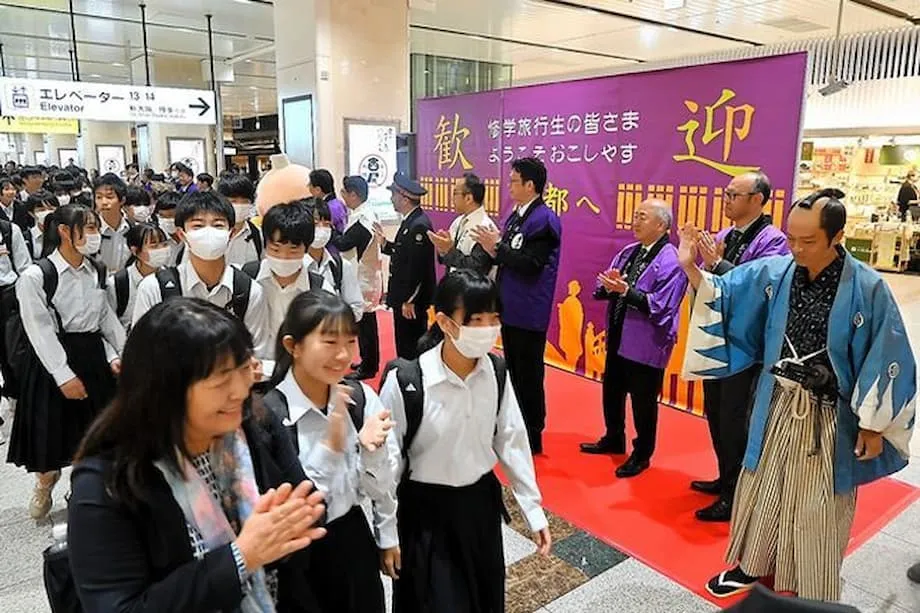 京都の混雑で修学旅行を見直す日本の学校