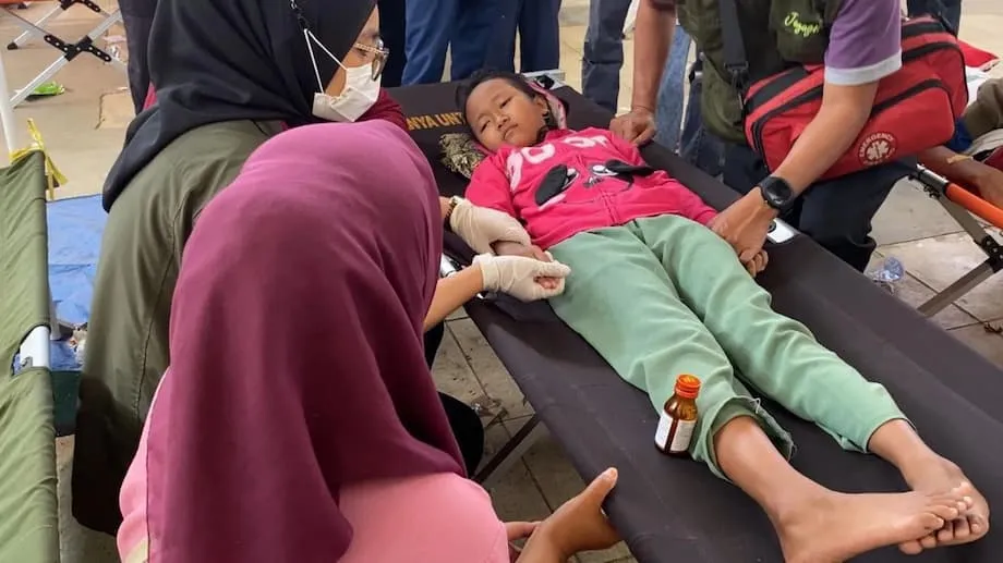 インドネシアの学校給食無償化策、危機に直面　西ジャワ州で子ども1000人超が体調不良