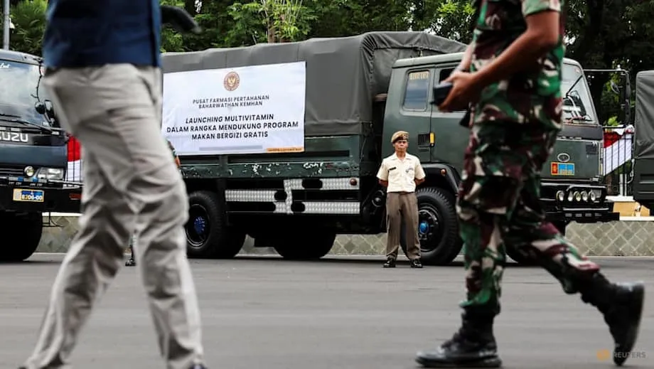 インドネシア軍、無料給食プログラム向けにマルチビタミンを製造