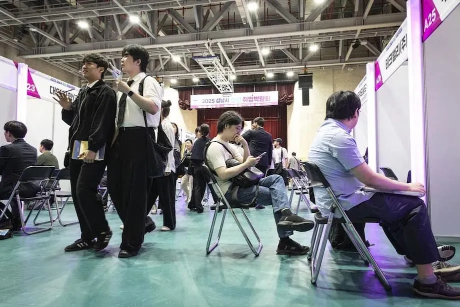 韓国の週4.5日勤務制導入案、生産性が試金石に