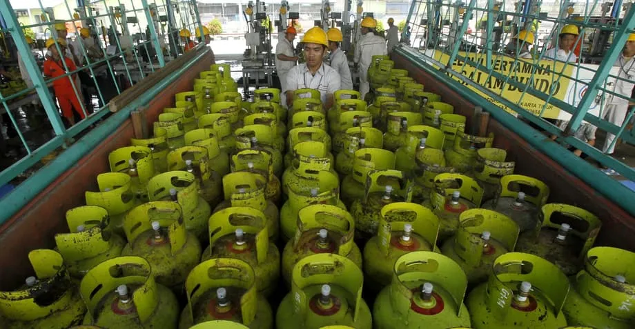 インドネシア、精製能力不足と高コストの輸入依存に直面
