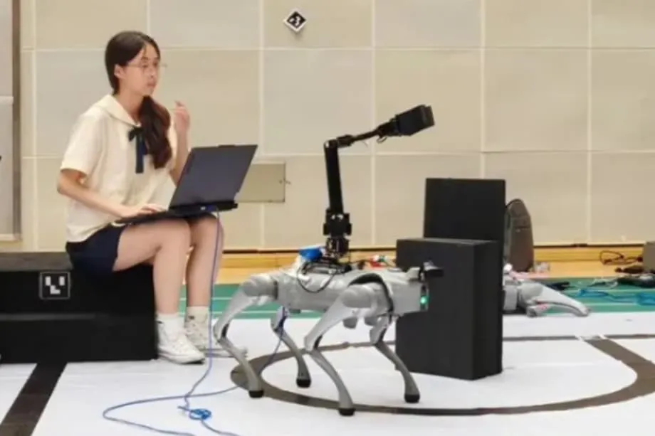 Unitree、Go2を活用したロボット犬の学生向け講座を開講