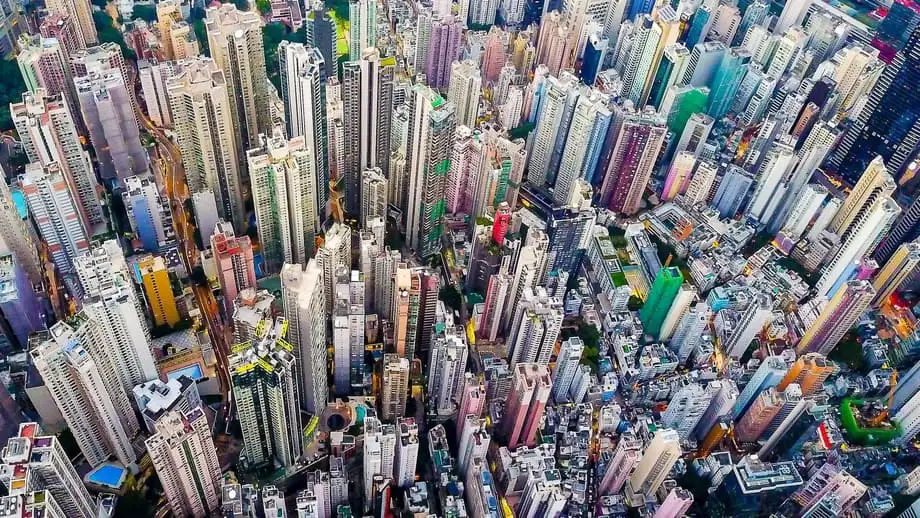 香港、住宅取得の難しさで再び世界首位　2025年報告書