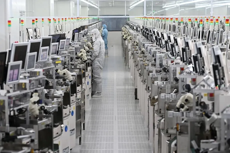 中国の研究者、フォトレジスト分子の挙動を解明　先端半導体の欠陥を99％削減と主張