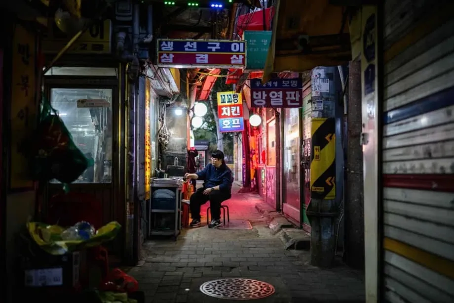 韓国の飲食店を支える外国人留学生、若者は別の仕事を選ぶ