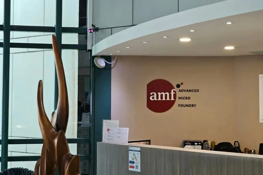 GlobalFoundries、AIデータセンター向けシリコンフォトニクスの主導権強化へ、AMFを買収