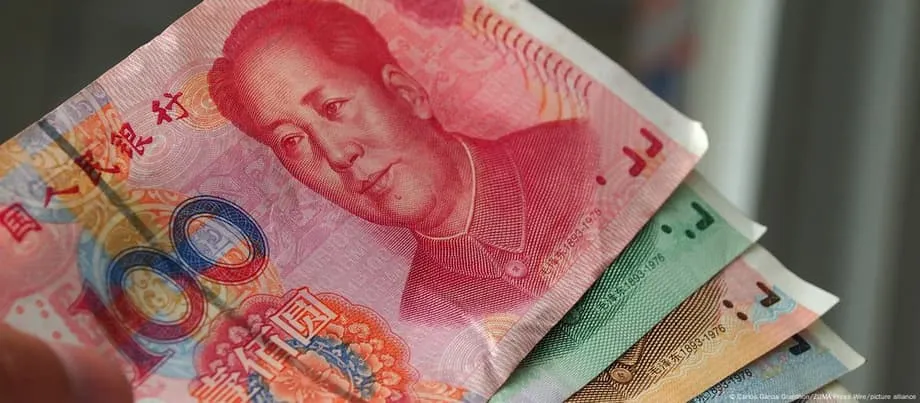 貿易での利用拡大と制約が続く中、中国の越境決済で人民元がドルを上回る