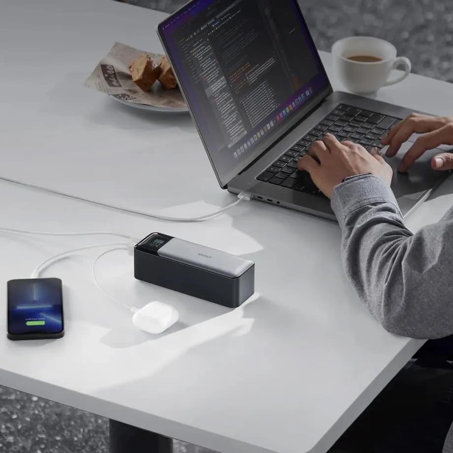 中国のモバイルバッテリー新規制：2026年までにLCD画面、アプリ、より厳しい試験へ