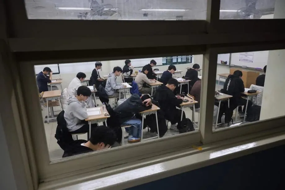 潮流の変化：韓国の学生がソウルの名門大と医学部から離れ始める
