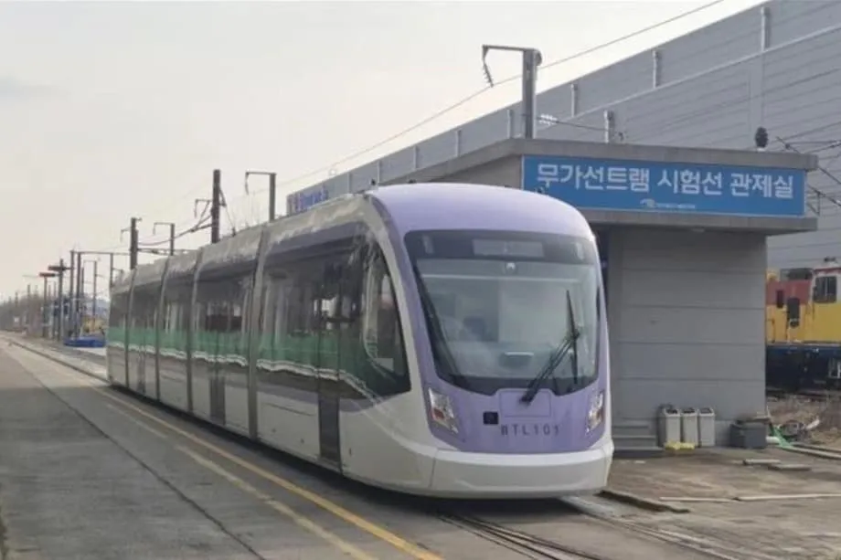 ソウル、58年ぶりに路面電車復活　電池駆動の慰礼線