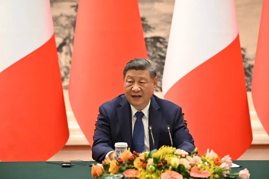 中国の『強力な通貨』戦略：世界の不確実性の中、習近平がドル支配に挑む人民元を推進