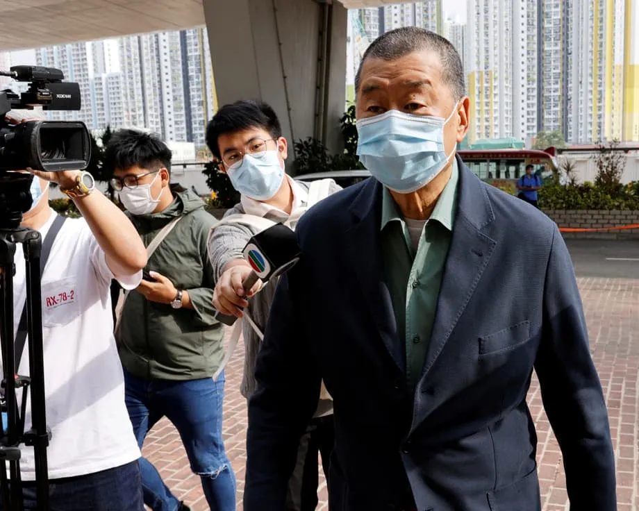 香港高裁、黎智英氏の詐欺罪有罪判決を覆す　メディア王は収監続く