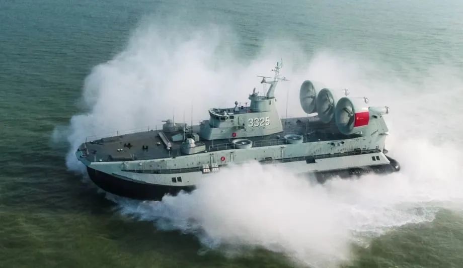 中国、台湾有事に備え世界最大のホバークラフト艦隊を拡充