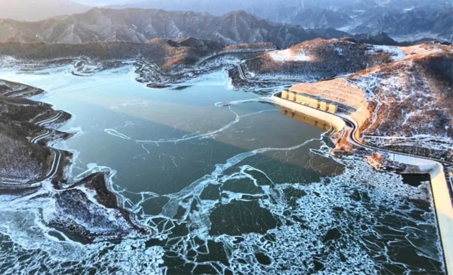 中国、余剰再エネを貯める巨大貯水池を建設
