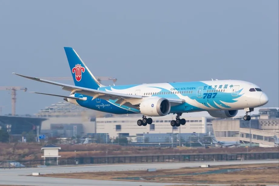 燃料危機の中、西側競合が撤退する一方で中国航空会社は欧州路線を拡大