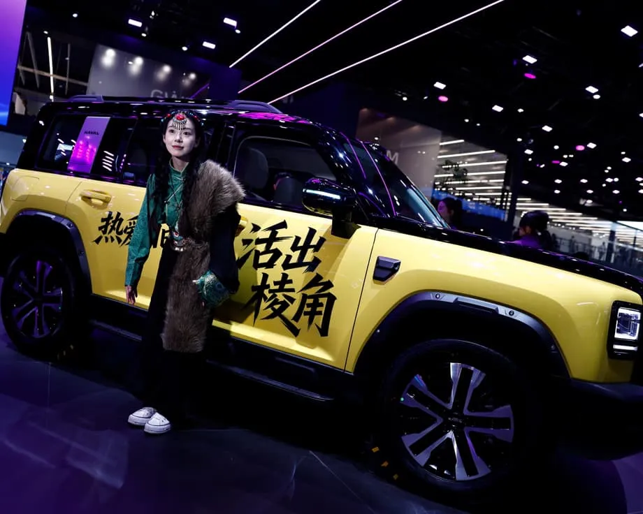 中国の自動車大手、国内EV市場の減速下で自動運転に賭ける
