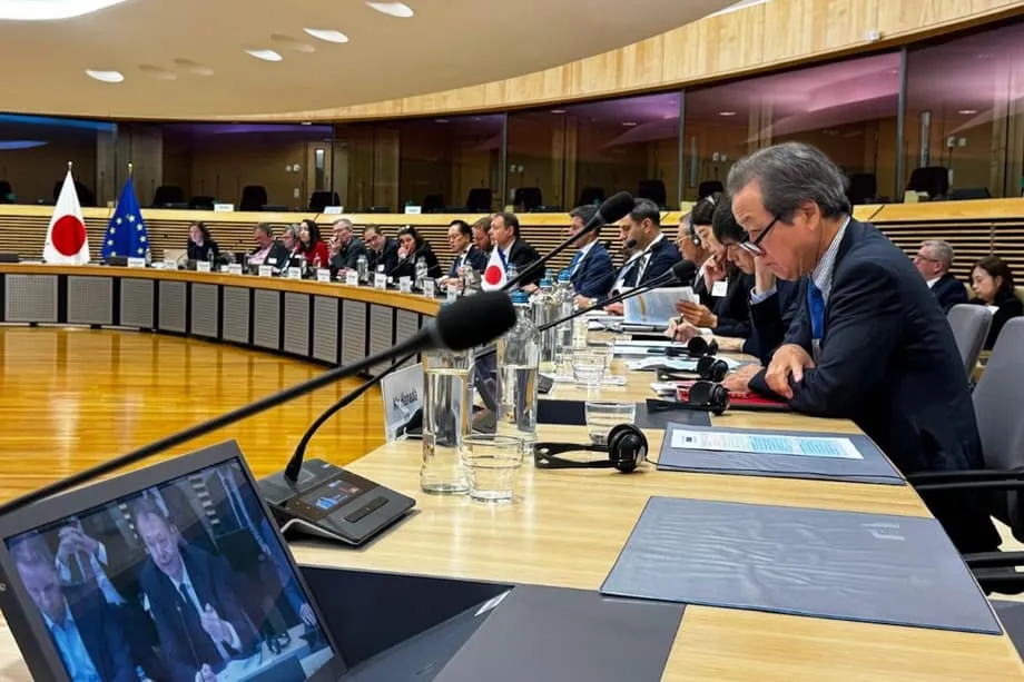 EUと日本、中国のサプライチェーン支配に対抗する重要鉱物同盟を構築