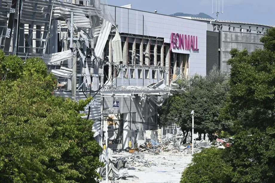 日本の地震、死者が出た爆発前に被災者へ現金回収のためモールへ戻るよう指示