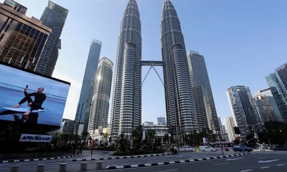 マレーシアの清潔化運動：厳罰化と奉仕作業でシンガポールに挑む