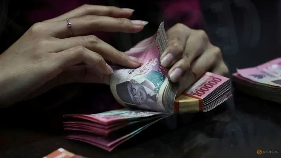 ルピアが記録的安値へ下落、インドネシア中央銀行は金利据え置き