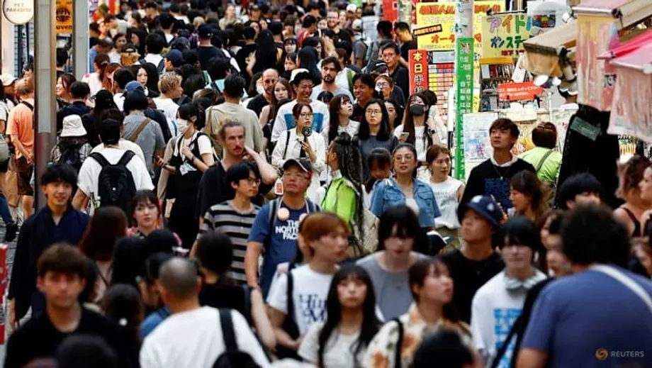 企業投資が貿易の逆風を相殺、日本経済は10-12月期に反発へ