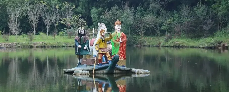 Sichuan Man's 16-Year Journey to the West Park Draws Crowds With Unusual Sculptures and 20-Yuan Tickets