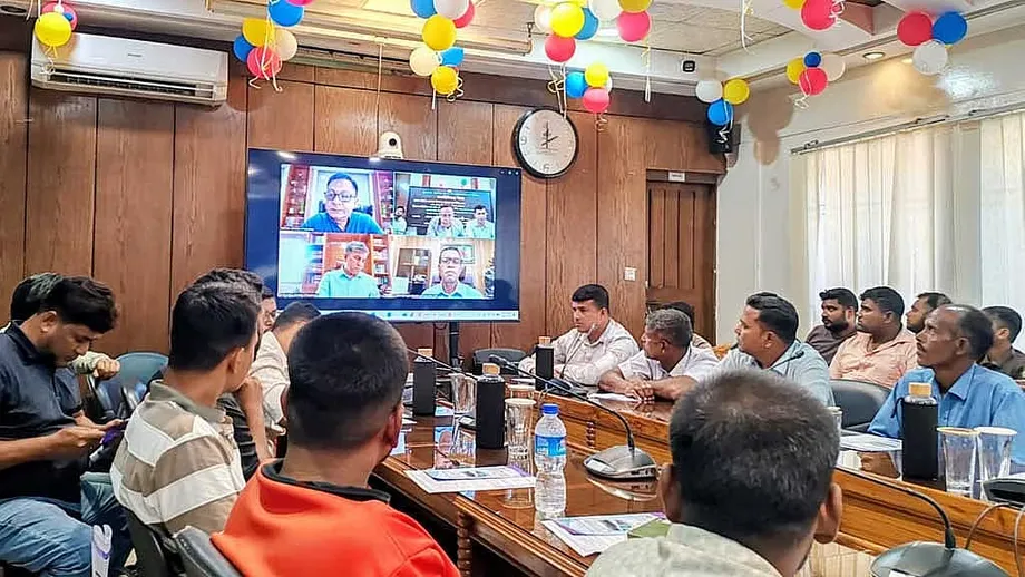 Bangladesh Seeks Three-Year LDC Graduation Delay, Targets Trade Deals by 2027