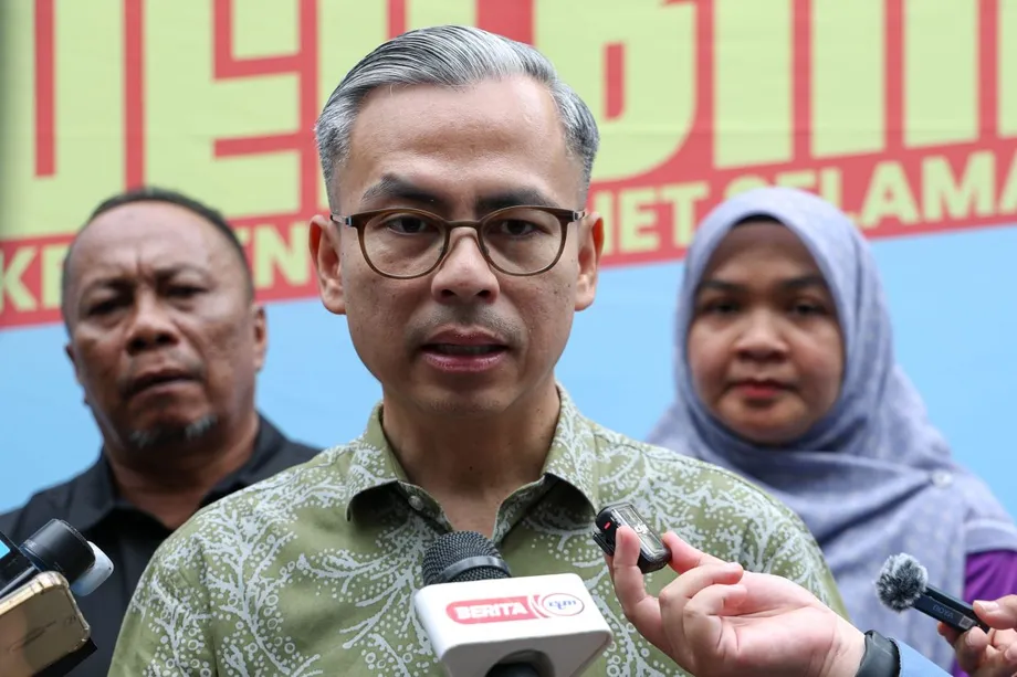 Malaysia Weighs Identity and Age Checks for Roblox After Child Recruitment Warning