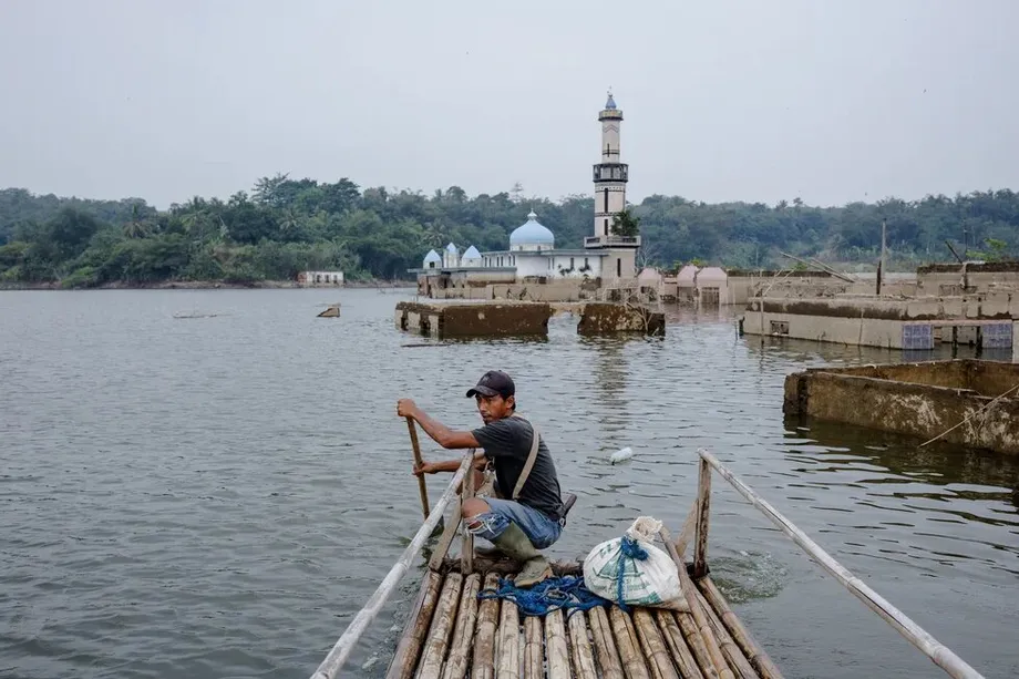 Submerged Somang Village Reappears as Drought Drains Indonesia's Karian Reservoir
