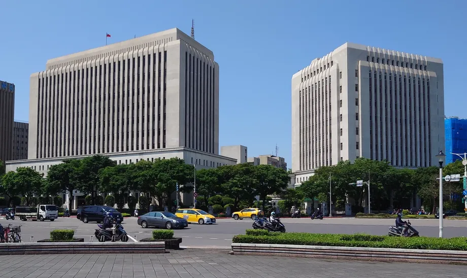 Taiwan Central Bank Warns AI Data Center Debt Could Turn Delays Into Financial Stress