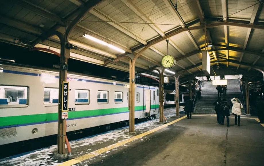 JR北海道、小樽駅で停車中に読書していた運転士を処分