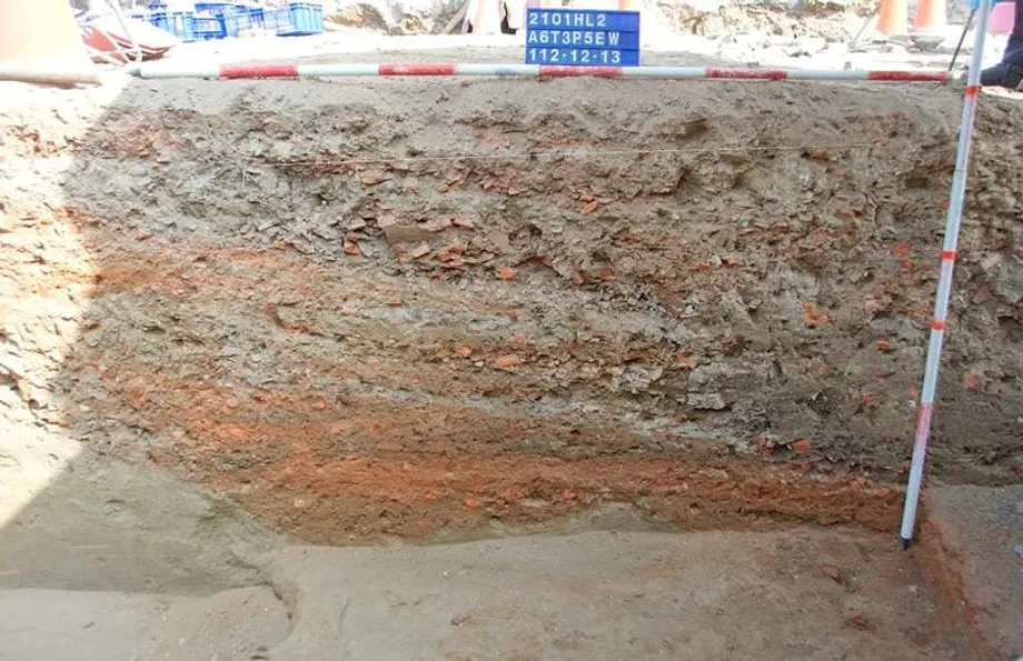 街路に砂糖、甘い過去を掘り起こす　台南の鉄道工事で19世紀の道路跡を発見