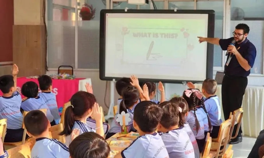 ベトナム、2030年までに小学校1年から英語を必修化
